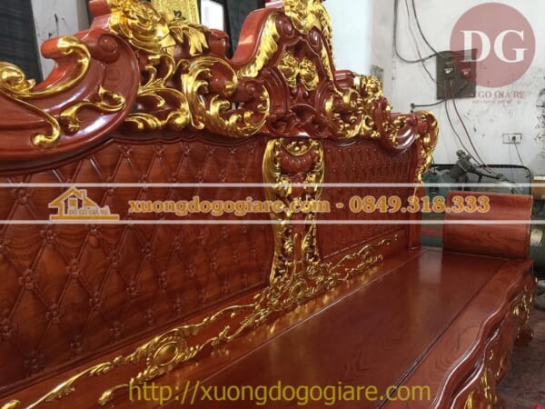 Bộ bàn ghế hoàng gia dát vàng siêu Vip của anh Quốc ở TP Hạ Long